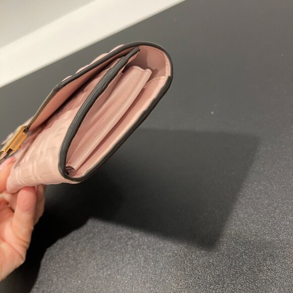 Fendi Nappa Matisse FF Embossed Continental Wallet Rose Quarzo (JB1239) - Picture 3 of 9